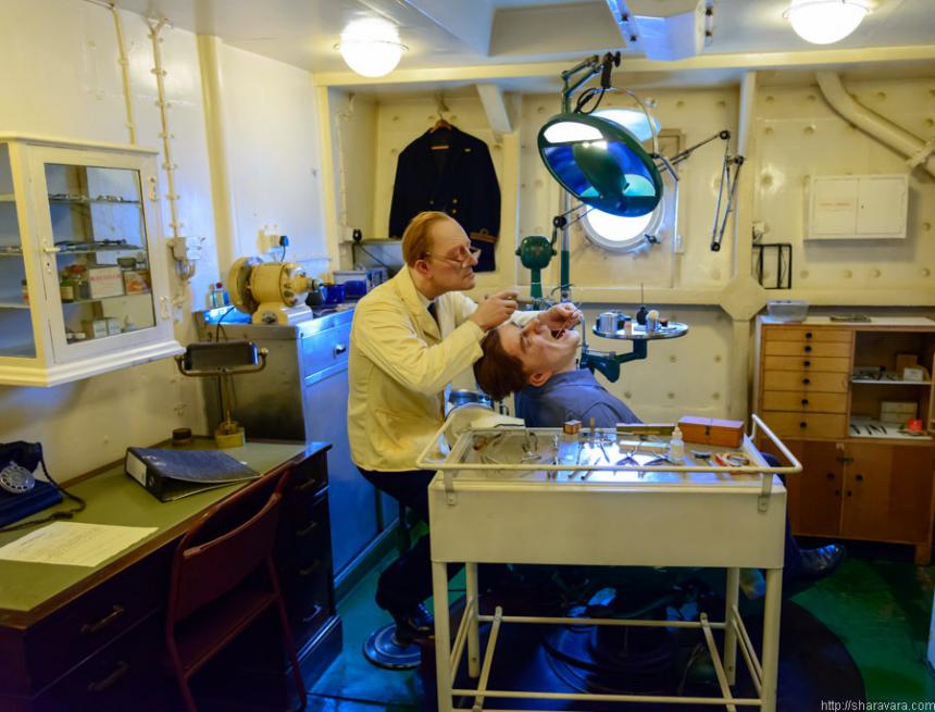Стоматологический кабинет на крейсере - музее "Белфаст"