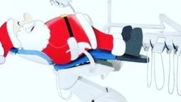 Дед Мороз у стоматолога