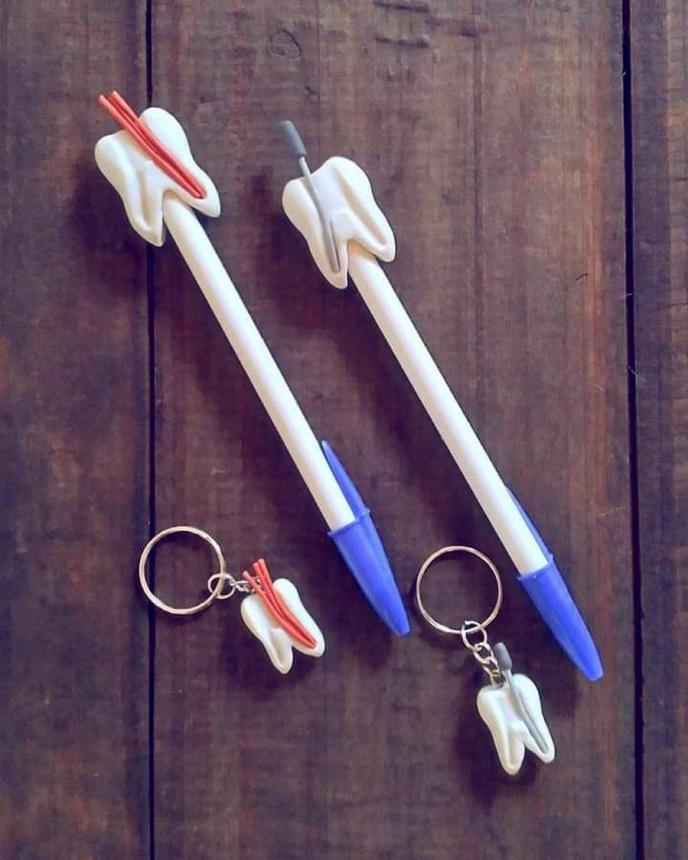 Ручка и брелок для стоматолога