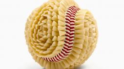 Зубной бейсбольный мяч