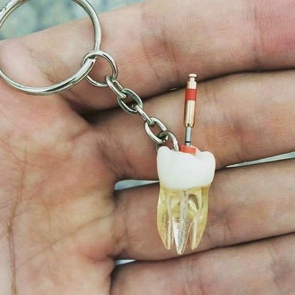 Брелок стоматолога 6