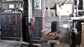 Стоматологический кабинет в городе Итаска, штат Техас 1881г.