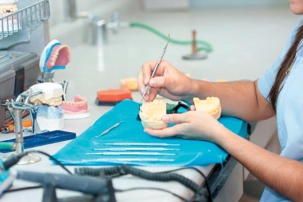 Три инновации, изменяющие представление о зубных протезах