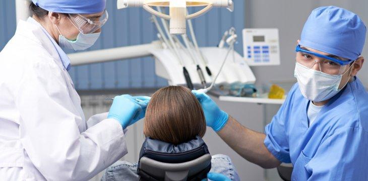 3 инфекции, которые могут передаться от пациента врачу-стоматологу