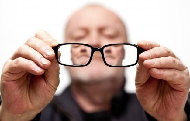 Потеря зрения в пожилом возрасте часто сопровождается хроническим периодонтитом