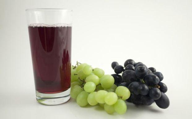 Виноградный сок разрушает эмаль даже сильнее, чем апельсиновый