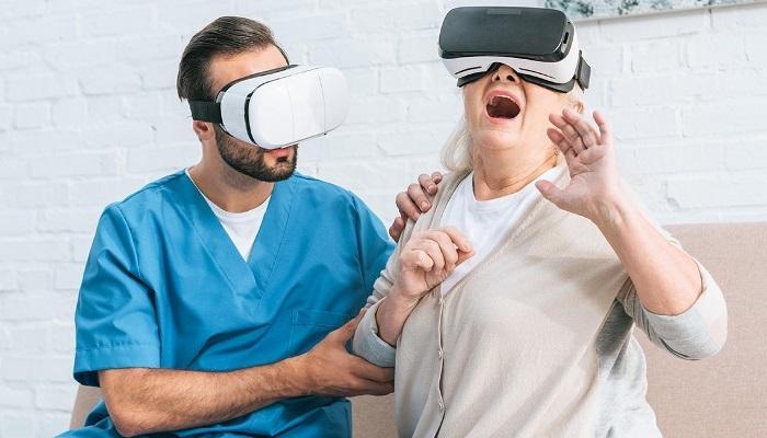 Борьба с дентафобией с помощью очков виртуальной реальности, в которых пациенту демонстрируют начало стоматологических процедур