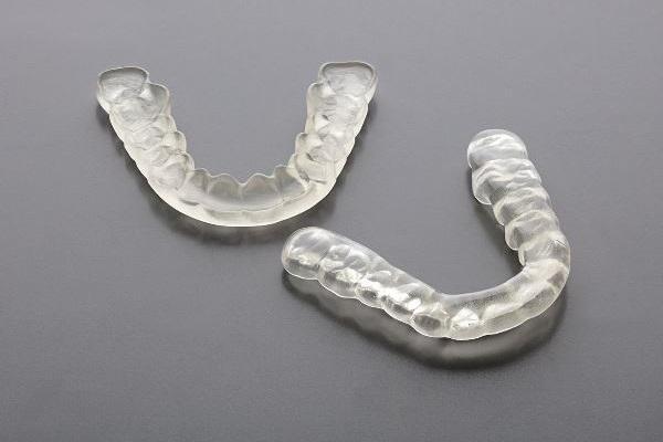 Прозрачные каппы для выравнивания зубов могут влиять на репродуктивную функцию
