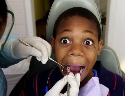 Родители могут передать ребенку страх перед посещением стоматолога